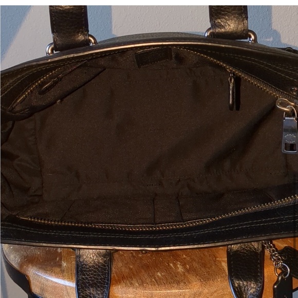 Like New RARE Coach Swagger 37 Satchel Ombré Rivets in black leather - Picture 8 of 14